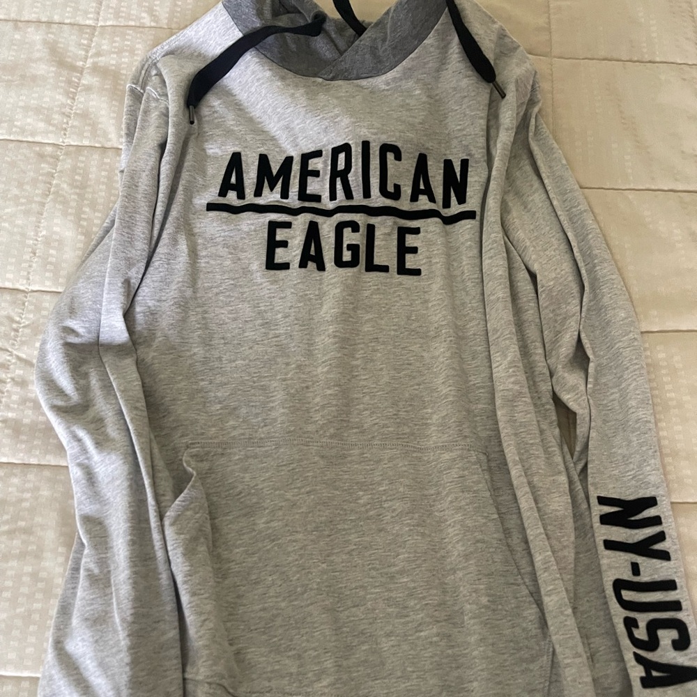 American Eagle lightweight long sleeve hoodie
